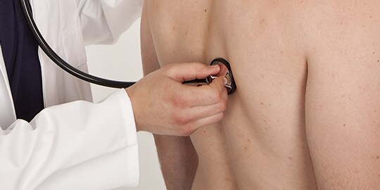 what does a doctor listen for with a stethoscope
